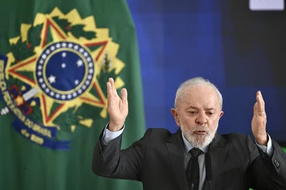 Brazilian President Luiz Inacio Lula da Silva speaks during the launch of a program to facilitate access to bank loans for workers at the Planalto Palace in Brasilia on March 12, 2025. (Photo by EVARISTO SA / AFP)Editoria: POLLocal: BrasíliaIndexador: EVARISTO SASecao: politics (general)Fonte: AFPFotógrafo: STF<!-- NICAID(15993887) -->