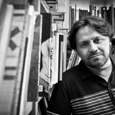 Etapa de criação literária do projeto Arte da Palavra oferece oficina de contos On-line e gratuita, ação terá o escritor Marcelino Freire como ministrante  Entre os dias 26 e 30 de setembro, o Sesc Caxias do Sul promove mais uma edição da etapa de criação literária do projeto Arte da Palavra, com a oficina “Narrativas Breves”. Ministrada pelo escritor e produtor cultural Marcelino Freire, a atividade será on-line e gratuita.<!-- NICAID(15205964) -->