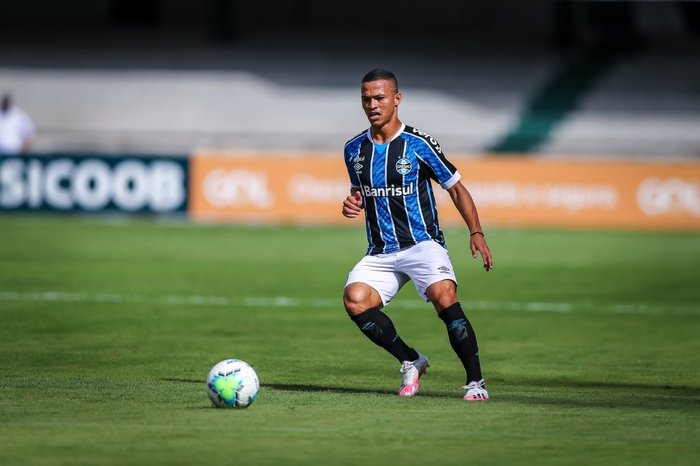 Jogador emprestado pelo Grêmio deve trocar o Juventude pela Chapecoense