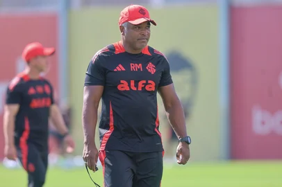 Roger Machado em treino do Inter<!-- NICAID(16019772) -->