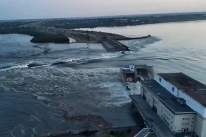 This handout picture released by the state-owned company Ukrhydroenergo shows the Kakhovka hydroelectric dam which was damaged in Nova Kakhovka, near Kherson, on June 6, 2023. A Russian-held dam in southern Ukraine was damaged on June 6, with Kyiv and Moscow accusing each other of blowing it up while locals were forced to flee rising waters. The dam was partially destroyed by "multiple strikes", Moscow-installed authorities claimed just as expectations were rising over the start of Ukraine's long-awaited offensive. (Photo by Handout / AFP) / RESTRICTED TO EDITORIAL USE - MANDATORY CREDIT "AFP PHOTO / Ukrhydroenergo " - NO MARKETING NO ADVERTISING CAMPAIGNS - DISTRIBUTED AS A SERVICE TO CLIENTS<!-- NICAID(15448455) -->