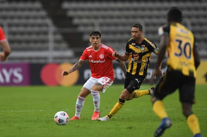 SAN CRISTÓBAL, VENEZUELA - 11.05.2021 - O Inter enfrenta o Deportivo Táchira na Venezuela, pela quarta rodada da fase de grupos da Libertadores da América.<!-- NICAID(14780626) -->