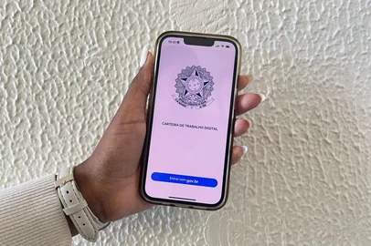 Carteira de trabalho digital<!-- NICAID(16164893) -->