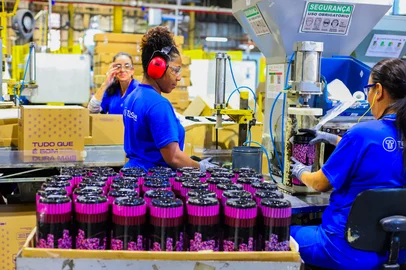 Termolar, uma das poucas indústrias de Porto Alegre, reagiu à pressão do petróleo e vai adotar novos produtos térmicos<!-- NICAID(16266278) -->