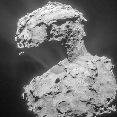 A água dos oceanos da Terra pode ter origem espacial, no gelo dos cometas da família de Júpiter. É o que aponta um estudo da Agência Espacial Norte-americana (Nasa), publicado na revista Science Advances, que identificou similaridades na assinatura molecular do mar terrestre com o líquido encontrado no cometa 67P/Churyumov–Gerasimenk.<!-- NICAID(15928426) -->
