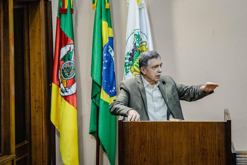 Prefeito Adiló Didomenico e secretária da Saúde Daniele Meneguzzi participam de reunião da Comissão de Saúde sobre defasagem de recursos para média e alta complexidade<!-- NICAID(15621119) -->
