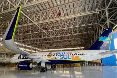 Primeiro avião a pousar no Salgado Filho<!-- NICAID(15892133) -->