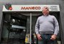 "Não quero morrer trabalhando", diz Maneco sobre fechamento da livraria em Caxias do Sul