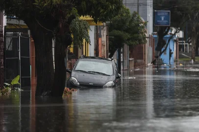 PORTO ALEGRE, RS, BRASIL, 18-06-2025: chuva forte provoca alagamentos na zona norte de Porto Alegre. Foto: Jonathan Heckler/Agência RBS<!-- NICAID(16062550) -->