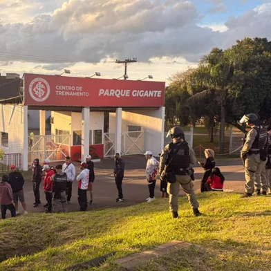 Brigada Militar no CT Parque Gigante, do Inter<!-- NICAID(16360087) -->