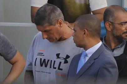 SUSPEITOS DA MORTE DE MARIELLE FRANCO E ANDERSON GOMES  PARTICIPAM DE AUDIENCIA DE CUSTODIA EM BENFICA, ZONA NORTE DO RIO - NA FOTO, O SARGENTO DA POLICIA MILITAR REFORMADO RONNIE LESSA RJ - SUSPEITOS/MORTE/VEREADORA - GERAL - Suspeitos da morte de Marielle Franco e Anderson Gomes  participam de audiencia de custodia em Benfica, Zona Norte do Rio - na foto, o sargento da Policia Militar reformado Ronnie Lessa  14/03/2019 - Foto: REGINALDO PIMENTA/AGÊNCIA O DIA/AGÊNCIA O DIA/ESTADÃO CONTEÚDOEditoria: GERALLocal: RIO DE JANEIROIndexador: REGINALDO PIMENTAFonte: Agência O DiaFotógrafo: AGÊNCIA O DIA<!-- NICAID(13998366) -->
