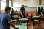 PORTO ALEGRE, RS, BRASIL - 28/04/2021 - Os preparativos da escola Santa Doroteia para receber alunos nesta semana. Um pequeno auditório da escola terá mudança de mobiliário para ser transformado em sala de aula. (Foto: Marco Favero/Agencia RBS)<!-- NICAID(14769021) -->