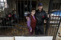 CANOAS, RS, BRASIL, 18-06-2025: CHUVAS NO RS-  Reportagem visita moradores de Mathias Velho que perderam tudo na enchente de maio de 2024 e, com a sequência de chuva e falta de capacidade de escoamento, tiveram novamente a água invadindo suas casas.  José Amaro da Silva, Elaine Sabine -  Foto: André Ávila/ Agência RBSIndexador: Andre Avila<!-- NICAID(16063012) -->