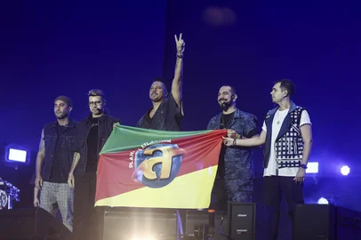 ATLÂNTIDA, RS, BRASIL - 2025.02.01 - Show de Sorriso Maroto, durante a segunda noite do Planeta Atlântida 2025. (Foto: André Ávila/ Agência RBS)Indexador: Andre Avila<!-- NICAID(15967254) -->