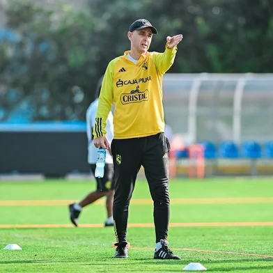 Tiago Nunes, técnico do Sporting Cristal, do Peru