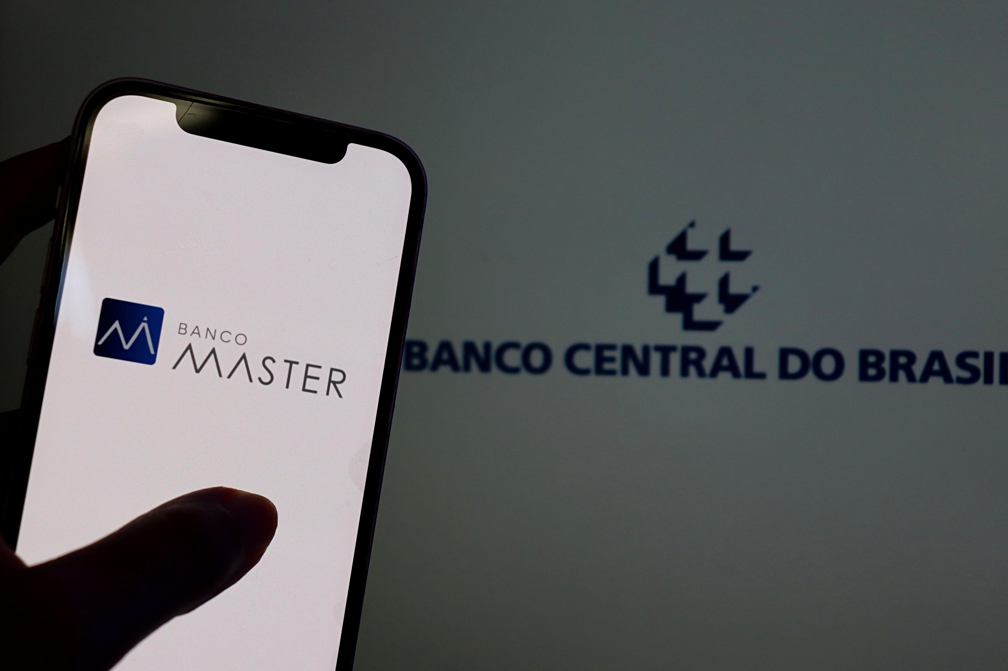 Caso Master: entenda as suspeitas sobre dois ex-diretores do Banco Central no esquema