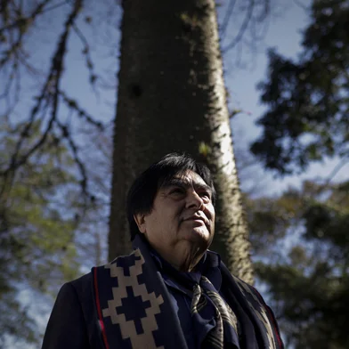 PORTO ALEGRE, RS, BRASIL, 13-08-2025: O cantor Daniel Torres participa do projeto de GZH "A Música do Rio Grande", no Rancho Tabacaray, no bairro Vila Nova. O artista interpreta a canção "Negrinho do Pastoreio". Foto: Mateus Bruxel/Agência RBSIndexador: MATEUS BRUXEL<!-- NICAID(16101802) -->