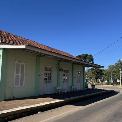 Estação de trem inaugurada em 1909 em Barão, município do Vale do Caí<!-- NICAID(16018235) -->