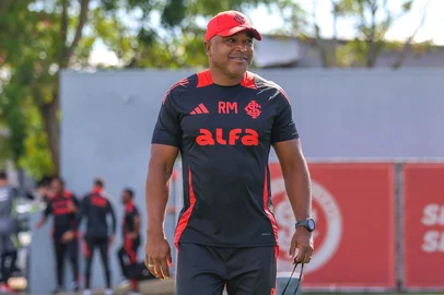 Roger Machado em treino do Inter<!-- NICAID(16019189) -->