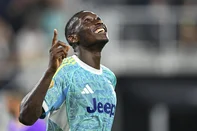 Juventus' French forward #20 Randal Kolo Muani celebrates scoring his team's fourth goal during the FIFA Club World Cup 2025 Group G football match between Italy's Juventus and UAE's Al Ain FC at the Audi Field stadium Washington, DC, on June 18, 2025. (Photo by ROBERTO SCHMIDT / AFP)<!-- NICAID(16063338) -->