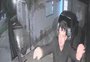 Câmeras mostram réu por tentativa de feminicídio invadindo a casa da vítima um mês antes do crime