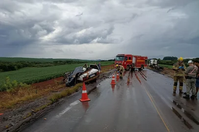 Corpo de Bombeiros / Divulgação Jovem morre em acidente na RS-406, no norte do RS<!-- NICAID(16225774) -->