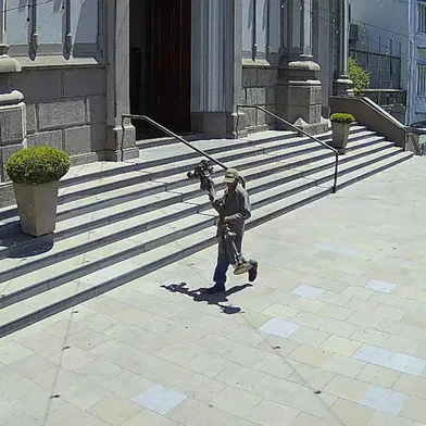 Castiçal centenário é furtado da Catedral de Caxias do Sul e encontrado em reciclagem; veja vídeo.<!-- NICAID(15949588) -->