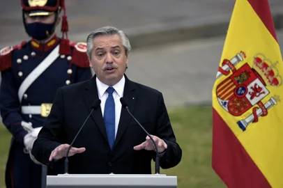 Argentina's President Alberto Fernandez speaks next to Spain's Prime Minister Pedro Sanchez (out of frame) during a joint press conference outside the Casa Rosada in Buenos Aires on June 9, 2021. (Photo by JUAN MABROMATA / AFP)Editoria: POLLocal: Buenos AiresIndexador: JUAN MABROMATASecao: diplomacyFonte: AFPFotógrafo: STF<!-- NICAID(14805149) -->