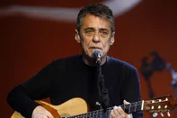 MG - MÚSICA/CHICO BUARQUE/ENSAIO/MG  - VARIEDADES - O cantor e compositor Chico Buarque durante ensaio no Palácio das Artes, em Belo Horizonte (MG), nesta sexta-feira, para os shows de   lançamento de seu álbum, Chico. A Turnê, que começa em Belo Horizonte, acontece entre os dias 5 e 9 de novembro.      04/11/2011 - Foto: ALISSON GONTIJO/O TEMPO/AE<!-- NICAID(7654350) -->