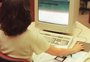 Conexão discada e limitada a poucas horas por mês: como eram os primórdios da internet no Brasil