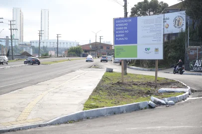 Obras no bairro Planalto. (Neimar De Cesero/Agência RBS)<!-- NICAID(16052140) -->