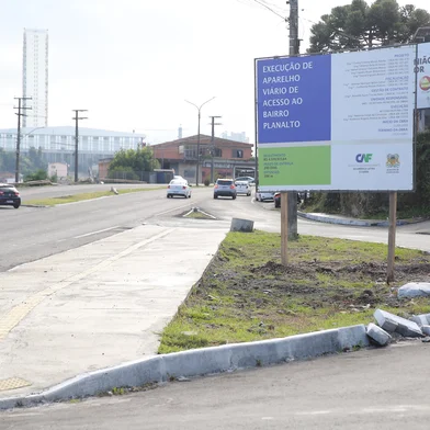 Obras no bairro Planalto. (Neimar De Cesero/Agência RBS)<!-- NICAID(16052140) -->