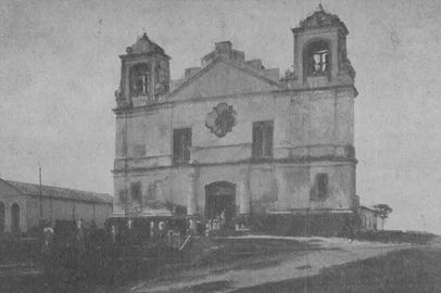 Revista do Globo / Reprodução Igreja de Viamão por volta de 1900.<!-- NICAID(16361738) -->
