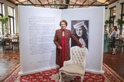 Thereza, aos 94 anos, no dia da entrega do seu livro a amigos e familiares. Livro foi escrito pela jornalista Valquíria Vita, da Legado Histórias de Vida.<!-- NICAID(15943360) -->