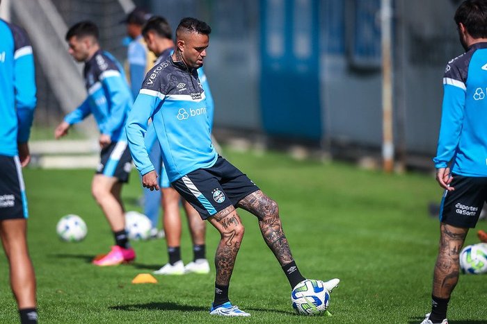 LUCAS UEBEL/GREMIO FBPA / Divulgação LUCAS UEBEL/GREMIO FBPA / Divulgação