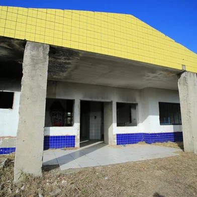 IEI Moradas da Hípica - A creche abandonada na Hípica deve ter pouca mudança, a ideia é atualizar para ver como o local se degradou ainda mais nestes anos.<!-- NICAID(15809541) -->