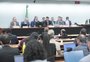 Deputados incluem jogos de azar e carros elétricos no Imposto Seletivo e excluem caminhões