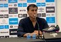Quinteros fala sobre reforços para o Grêmio e clama por zagueiros: "Urgente"
