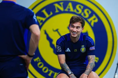 Grêmio realiza sondagem a meia Otávio, ex-Inter, e esbarra em valores