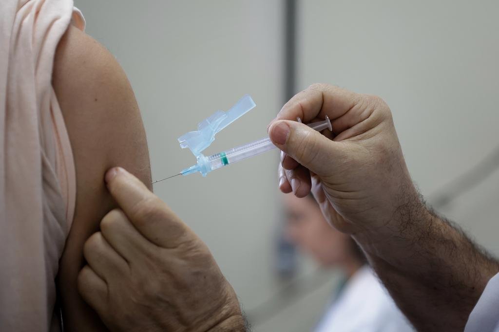 Falta de doses interrompe vacinação contra a gripe no Litoral Norte 😷