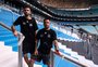 "É o maior projeto da vida", celebram responsáveis pela pintura em arquibancada da Arena do Grêmio 