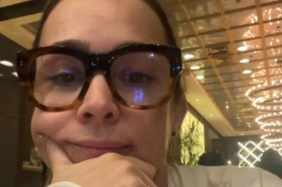 Gabriela Duarte conta que estava em Israel quando teve início o ataque do Hamas. Ela conseguiu sair do país.<!-- NICAID(15563887) -->