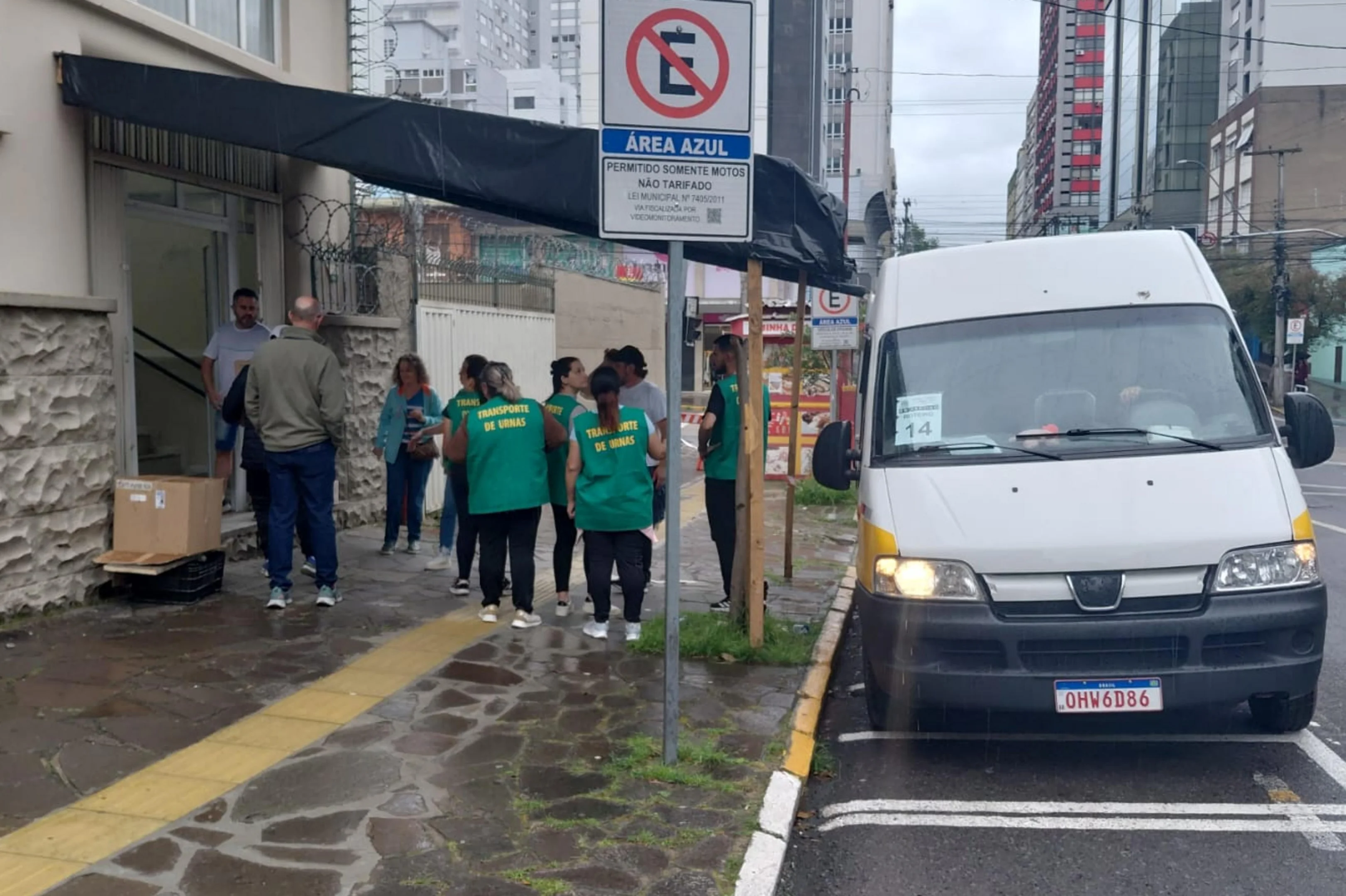 Justiça Eleitoral finaliza distribuição de urnas para o segundo turno em Caxias do Sul; ruas centrais têm trânsito liberado - GZH