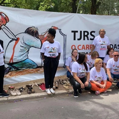 Familiares de vítimas da Kiss protestam no TJRS<!-- NICAID(16154574) -->