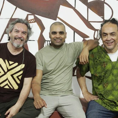 Caxias do Sul recebe o espetáculo musical Nobre Tamboreiro Pachamamáfrica do Grupo Nobre Tamboreiro nesta segunda-feira (20), a partir das 14h, na Sala de Teatro Valentim Lazzarotto, no Centro de Cultura Ordovás. Também serão promovidas uma oficina de formação em tambores e uma roda de intercâmbio com artistas e agentes culturais locais. As atividades são gratuitas. <!-- NICAID(16149446) -->