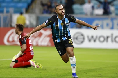 PORTO ALEGRE, RS, BRASIL, 20-05-2026: Grêmio vs Palestino, na Arena, pela Copa Sul-Americana 2026. Na foto, o jogador do Grêmio, Braithwaite. Foto: Jefferson Botega/Agência RBSIndexador: jeff botega<!-- NICAID(16289750) -->