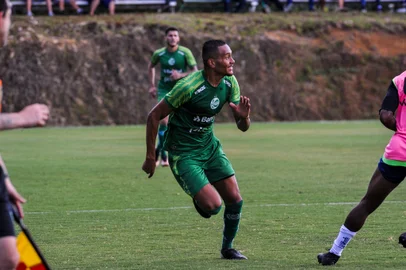 CAXIAS DO SUL, RS, BRASIL, 11/01/2023. Útimo treino jogo do Juventude antes do Gaúchão 2023. (Neimar De Cesero/Agência RBS).<!-- NICAID(15319122) -->