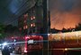 Incêndio atinge prédio de seis andares no bairro Navegantes, em Porto Alegre