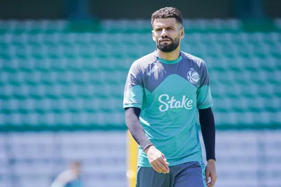 Treino do Juventude na véspera da partida contra o Grêmio. Na foto, o volante Jadson<!-- NICAID(15986138) -->