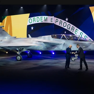 FAB apresenta o F-39 Gripen F, primeiro caça de dois lugares do programa<!-- NICAID(16299026) -->